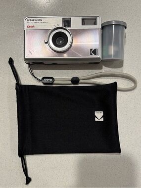 Kodak Ektar H35N Compact Camera - Silver and Pink